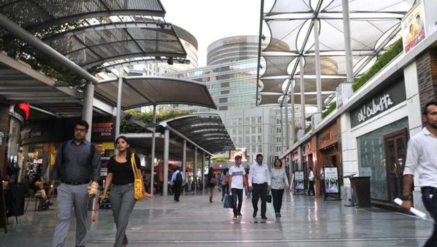 DLF Cyber Hub, one of the most frequented places in Gurgaon, also falls in the red zone.(Hindustan Times) DLF Cyber Hub, one of the most frequented places in Gurgaon, also falls in the red zone.(Hindustan Times)