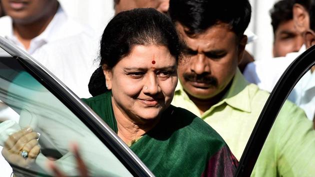 The decision to remove O Panneerselvam came after an emergency meeting VK Sasikala chaired at her Poes Garden residence, in which some sitting ministers and a section of senior functionaries participated.(PTI File Photo) The decision to remove O Panneerselvam came after an emergency meeting VK Sasikala chaired at her Poes Garden residence, in which some sitting ministers and a section of senior functionaries participated.(PTI File Photo)