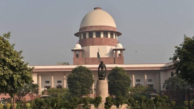In a first, the Supreme Court refrained justice Karnan from handling any judicial and administrative work.(PTI)