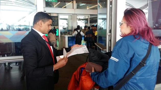 CISF, the force responsible for security of airports across the country, has been given a makeover to its staff posted at the entry gate of Delhi airport. The CISF men from now on will wear suits and ties instead of the standard issue force uniform.(Twitter/ Faizan Haidar)
