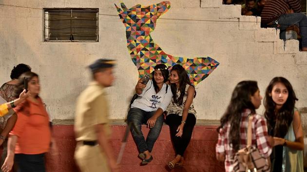 ...And this spot was just perfect for a selfie for these youngsters. (Arijit Sen/HT PHOTO) 
