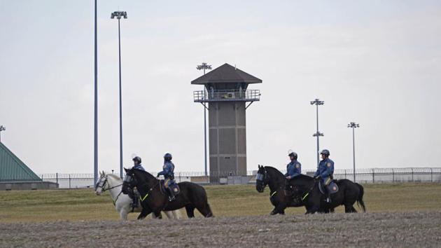 Mississippi lawmakers are advancing a proposal to add firing squad, electrocution and gas chamber as execution methods in case a court blocks the use of lethal injection drugs. (AP File Photo/For Representational Purpose) Mississippi lawmakers are advancing a proposal to add firing squad, electrocution and gas chamber as execution methods in case a court blocks the use of lethal injection drugs. (AP File Photo/For Representational Purpose)