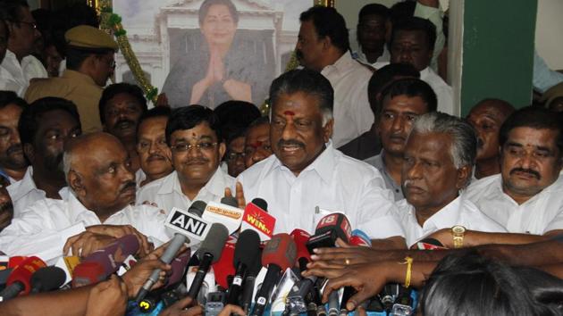 O Panneerselvam addresses media at his residence in Chennai.(HT Photo)