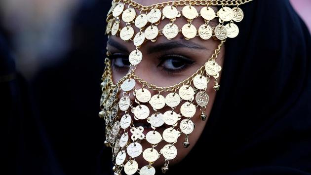 A woman attends Janadriyah Cultural Festival on the outskirts of Riyadh, Saudi Arabia February 8, 2017. (Faisal Al Nasser / REUTERS)