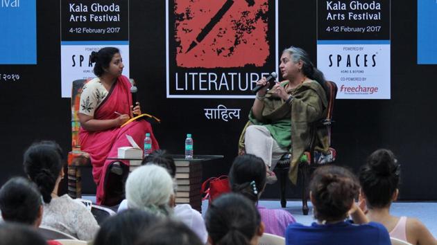 Arsia Sattar (right) at the session on the Ramayana at DSL Garden in Mumbai on Thursday.(Satyabrata Tripathy/HT)