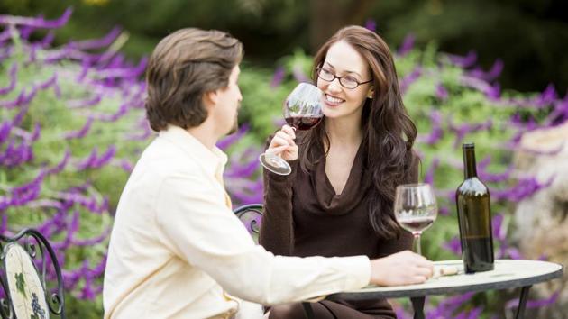 If you are a fan of bubbly, impress your loved one with these easy Champagne mixes. (Istock) If you are a fan of bubbly, impress your loved one with these easy Champagne mixes. (Istock)