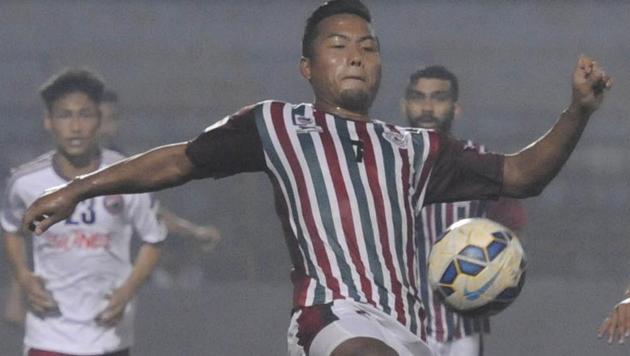 Jeje Lalpekhlua had come close to scoring in a East Bengal-Mohun Bagan derby when he stepped up to take a penalty in Siliguri last April. But he missed and Lalpekhlua hasn’t taken a penalty since.(HT Photo)