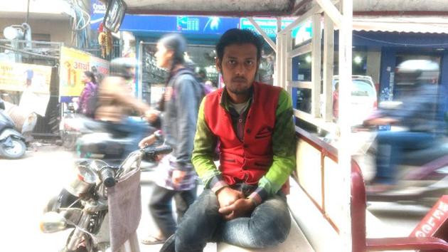 Shadab Hussain 23, formerly employed at a tannery, drives an autorickshaw today.(IndiaSpend Photo) Shadab Hussain 23, formerly employed at a tannery, drives an autorickshaw today.(IndiaSpend Photo)