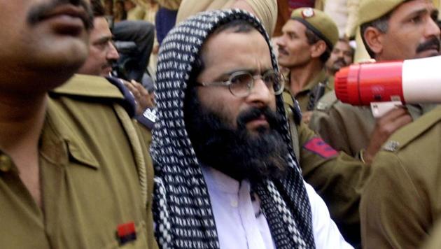 Mohammed Afzal Guru being produced in court in New Delhi on December 16, 2002. He was hanged on February 9, 2013.(Aman Sharma/AP)