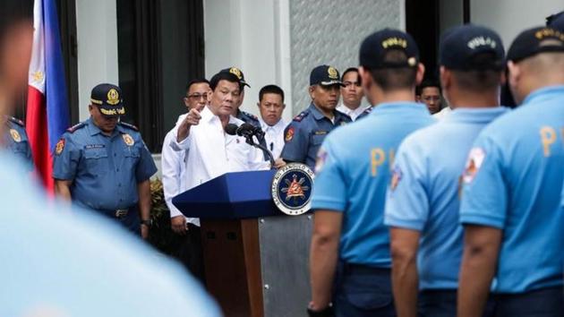 Philippine President Rodrigo Duterte talking to police officers under investigation for various infractions during a meeting at the Malacanang presidential palace in Manila on February 7, 2017. (Reuters) Philippine President Rodrigo Duterte talking to police officers under investigation for various infractions during a meeting at the Malacanang presidential palace in Manila on February 7, 2017. (Reuters)