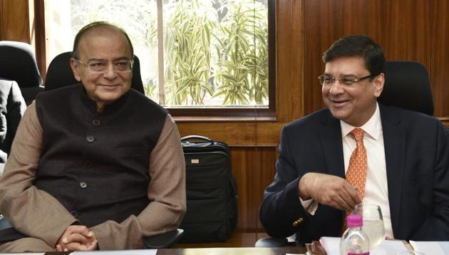 Finance Minister Arun Jaitley (left) with Reserve Bank Governor Urjit Patel at the RBI Board Meeting in New Delhi on Saturday.(Mohd Zakir/HT PHOTO) Finance Minister Arun Jaitley (left) with Reserve Bank Governor Urjit Patel at the RBI Board Meeting in New Delhi on Saturday.(Mohd Zakir/HT PHOTO)