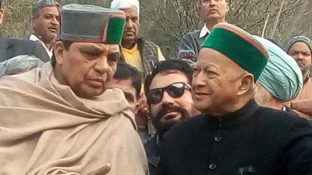 HP chief minister Virbhadra Singh at the victim’s funeral in Solan on Saturday. (HT Photo) HP chief minister Virbhadra Singh at the victim’s funeral in Solan on Saturday. (HT Photo)