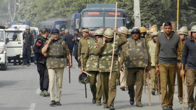 Police said that teams had been formed to arrest the accused and raids were on in different locations.(PTI file/representative image) Police said that teams had been formed to arrest the accused and raids were on in different locations.(PTI file/representative image)
