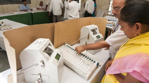 After keeping the social media abuzz with all sorts of allegations and predictions, the AAP workers have taken it upon themselves to ensure that EVMs are not tampered with.(Livemint/ HT Representative Image)