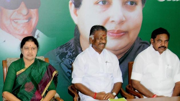 Nagapattinam MLA M Thamimum Ansari has sought a referendum on whether to support Tamil Nadu’s acting chief minister O Panneerselvam (centre) or AIADMK general secretary V K Sasikala (left).(PTI File)