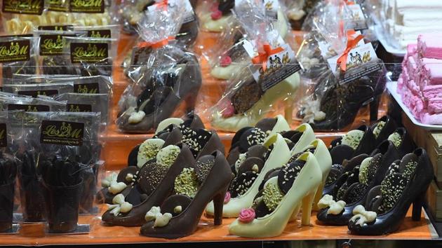 A picture taken on February 10, 2017 shows chocolate creations displayed on the opening day of the Brussels Chocolate Fair in the Belgian capital, Brussels. The event runs until February 13, 2017. (EMMANUEL DUNAND / AFP)