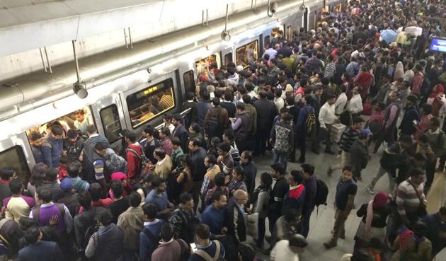 The Delhi Metro recorded a 6.5% increase in ridership on Monday.(Saumya Khandelwal/HT PHOTO)