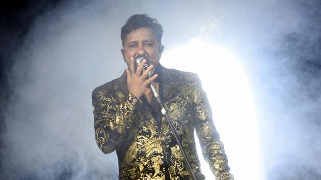 Singer Sukhwinder Singh enthrals the crowd. (Pratik Chorge/HT PHOTO) 