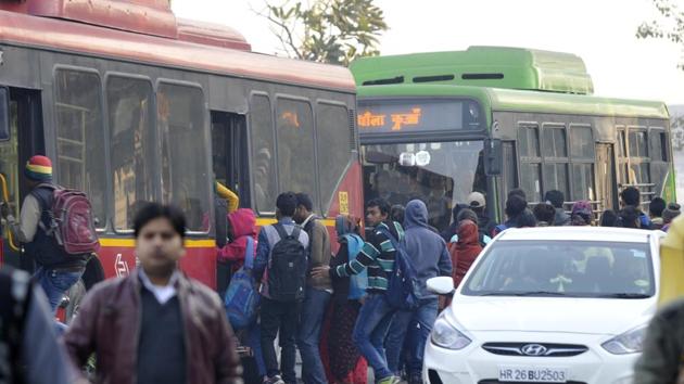 Residents took to buses and metro service in the absence of app-based cabs.(Sunil Ghosh/HT Photo)