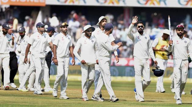 Indian skipper Virat Kohli with teammates after defeating Bangladesh in the one-off Test in Hyderabad.(PTI)