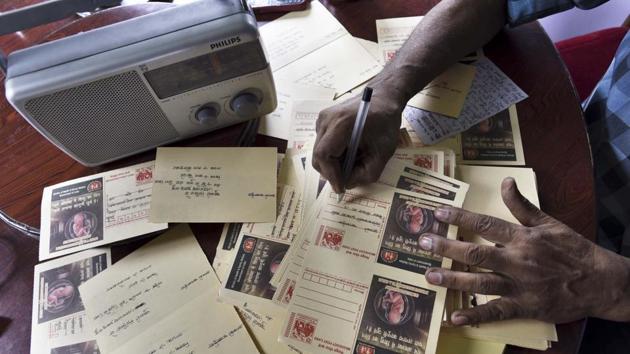 A town in Jharkhand caught the nation’s imagination due to the flood of song requests made by its residents to All India Radio’s Hindi film song programmes till the ’80s. In the ‘50s, the AIR National Orchestra (Vadya Vrind) was set up. Pandit Ravi Shankar was its director from 1949-56. Vividh Bharati Service (VBS), AIR’s hit channel for Hindi film songs, started in 1957. (HT Photo)