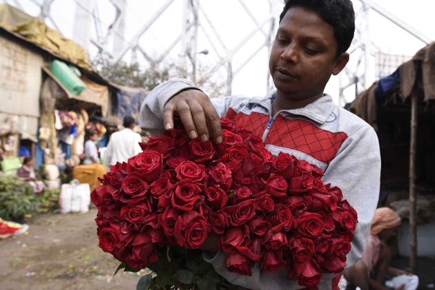The Floriculture Association Nepal has estimated that roses from India will account for sales worth Nepalese Rs 5 million on Valentine’s Day. (Samir Jana/ HT Photo) The Floriculture Association Nepal has estimated that roses from India will account for sales worth Nepalese Rs 5 million on Valentine’s Day. (Samir Jana/ HT Photo)
