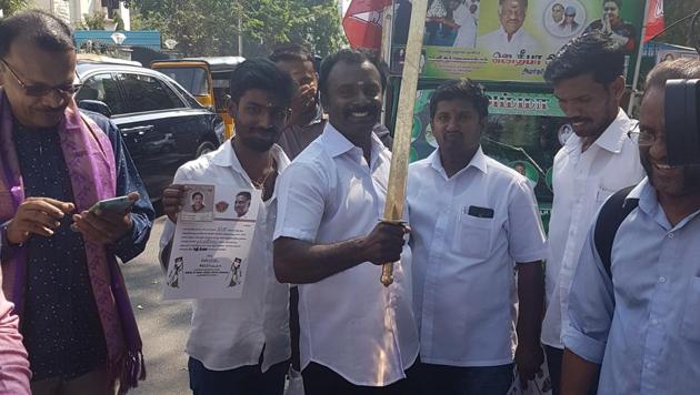 Supporters of O Panneerselvam celebrate outside his residence at Greenways Road in Chennai. (HT photo) Supporters of O Panneerselvam celebrate outside his residence at Greenways Road in Chennai. (HT photo)