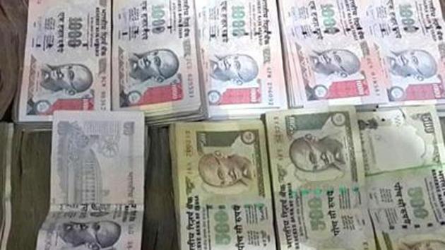 The official received Rs 6 lakh as illegal gratification. (HT Photo for representation) The official received Rs 6 lakh as illegal gratification. (HT Photo for representation)