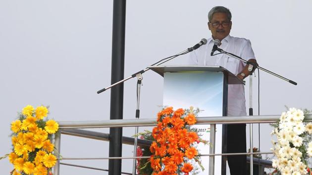 Defense minister Manohar Parrikar speaks at the opening ceremony of Aero India, 2017 at Yelahanka air base in Bengaluru on Tuesday.(AP Photo) Defense minister Manohar Parrikar speaks at the opening ceremony of Aero India, 2017 at Yelahanka air base in Bengaluru on Tuesday.(AP Photo)