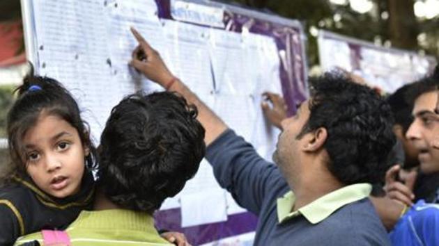 The Delhi government had mandated that private unaided schools, built on public land, had to accept admission forms based only on the neighbourhood or distance criteria.(Arvind Yadav/HT File Photo) The Delhi government had mandated that private unaided schools, built on public land, had to accept admission forms based only on the neighbourhood or distance criteria.(Arvind Yadav/HT File Photo)