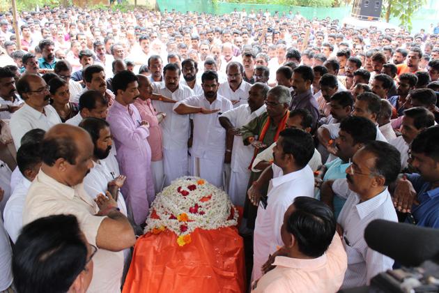 Leaders attend the funeral of Premith, a leader in Kannur who was hacked to death in CM Pinarayi Vjiayan's constituency in October 2016. Recurring political violence has claimed more than 200 lives.(HT File) Leaders attend the funeral of Premith, a leader in Kannur who was hacked to death in CM Pinarayi Vjiayan's constituency in October 2016. Recurring political violence has claimed more than 200 lives.(HT File)