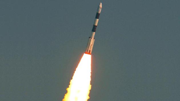 The Indian Space Research Organisation (Isro)’s Polar Satellite Launch Vehicle PSLV-C37 blasts off into space, carrying with it a record 104 satellites. (Isro.gov.in)