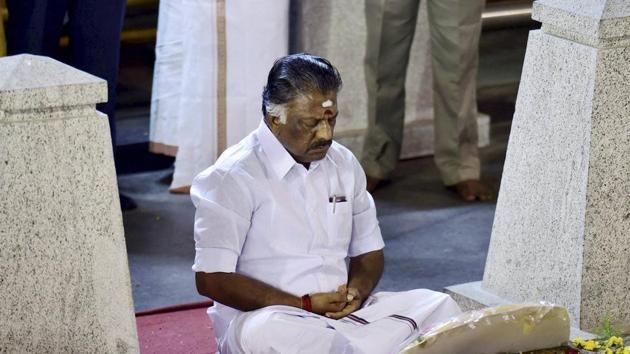 caretaker chief minister O Panneerselvam, appeared crestfallen after his strategy of turning a “trickle” of MLAs to his side into a “torrent” failed. Sources indicated with no mass defections, his side remained woefully short of the majority mark of 118 in a 234-member assembly.(PTI file)