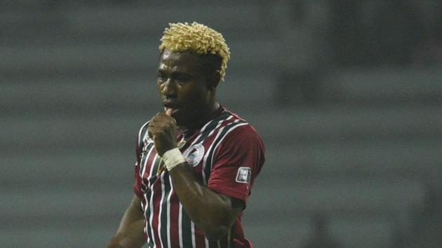 Mohun Bagan’s Sony Norde is doubtful for Wednesday’s I-League match against Mumbai FC due to a knee pain.(Subhankar Chakraborty/HT PHOTO) Mohun Bagan’s Sony Norde is doubtful for Wednesday’s I-League match against Mumbai FC due to a knee pain.(Subhankar Chakraborty/HT PHOTO)