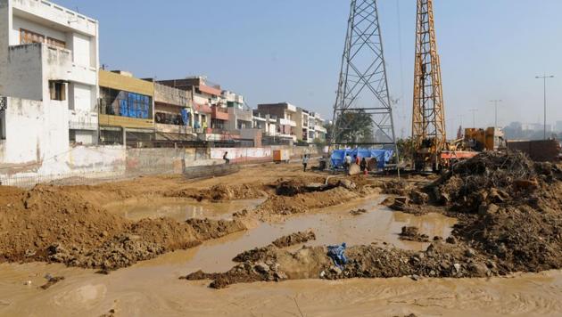 Waterlogging near Iffco Chowk due to the leakage.(HT File) Waterlogging near Iffco Chowk due to the leakage.(HT File)