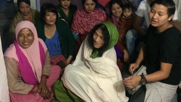Irom Sharmila and members of her party PRJA during an election campaign.(Rahul Karmarkar/ HT Photo)