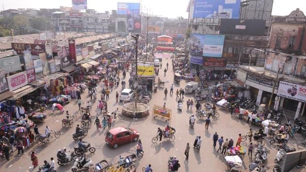Encroachments in Mumtaz market and Aminabad is of the main issue in Lucknow Central assembly constituency.(HT Photo)