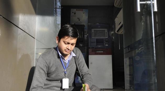 Several ATMs in prominent marketplaces of Noida — sectors 18, 27, Brahmaputra, Ganga, Nithari, Jaipuria, sectors 55 and 60 — are running without cash. (Sunil Ghosh/HT Photo) Several ATMs in prominent marketplaces of Noida — sectors 18, 27, Brahmaputra, Ganga, Nithari, Jaipuria, sectors 55 and 60 — are running without cash. (Sunil Ghosh/HT Photo)