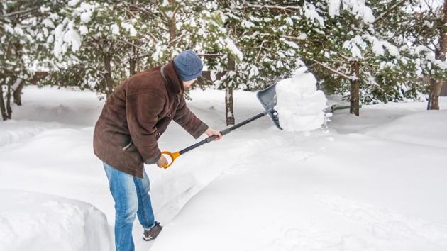Beware of shovelling after a heavy snowfall. It could put you at the risk of a heart attack(Shutterstock)