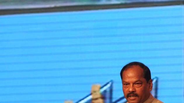 Jharkhand chief minister Raghubar Das addressing the global investors summit in Ranchi on Thursday (Diwakar Prasad/HT Photo) Jharkhand chief minister Raghubar Das addressing the global investors summit in Ranchi on Thursday (Diwakar Prasad/HT Photo)