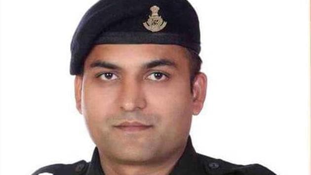 Mukesh Singh, who joined the army at 19, said he wants to get into the system to bring positive changes.(HT FILE) Mukesh Singh, who joined the army at 19, said he wants to get into the system to bring positive changes.(HT FILE)