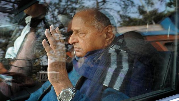 Samajwadi Party’s (SP) Mulayam Singh Yadav, after a feud with his son, Akhilesh, has lost out on leading the UP poll campaigning. (HT File Photo) Samajwadi Party’s (SP) Mulayam Singh Yadav, after a feud with his son, Akhilesh, has lost out on leading the UP poll campaigning. (HT File Photo)
