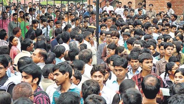 Engineering aspirants might be able to take the JEE Main exam three times a year instead of the current pattern of only one entrance test yearly.(HT file photo)