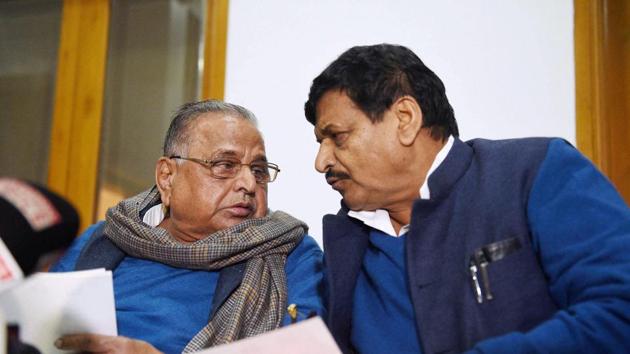 The Samajwadi Party went through a tense six months starting August 2016 with then state party president Shivpal Singh Yadav (right) stood his ground against chief minister Akhilesh Yadav, and was backed by party supremo and Akhilesh’s father Mulayam Singh Yadav.(PTI)
