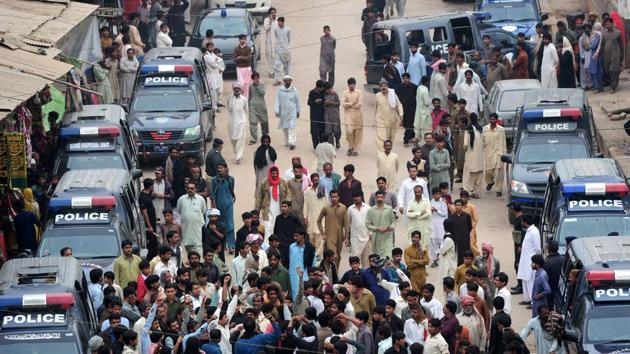 Pakistani devotees shout slogans against the bomb attack on the shrine of 13th century Muslim Sufi saint Lal Shahbaz Qalandar,in Karachi. (AFP File Photo) Pakistani devotees shout slogans against the bomb attack on the shrine of 13th century Muslim Sufi saint Lal Shahbaz Qalandar,in Karachi. (AFP File Photo)