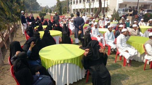 Young Muslim students enthusiastically participating in HT’s Campus Adda at the Islamic Centre of India in Lucknow.(Deepak Gupta/HT Photo)