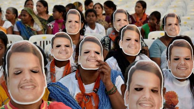 Three days ahead of the Mumbai civic body elections, chief minister Devendra Fadnavis on Saturday announced that the government run by the BJP will increase the size of the tenement to be given under the slum redevelopment scheme (SRA) from its current 269 square feet to 305 square feet. (Arijit Sen/HT PHOTO) 