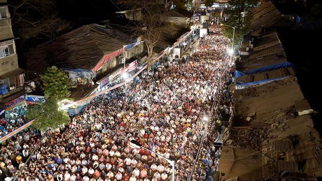 Thackeray’s message to retain the Dadar-Mahim strong-hold was, “See me in every MNS candidate and vote for me so that I can work for you.” (Anshuman Poyrekar/HT PHOTO) 