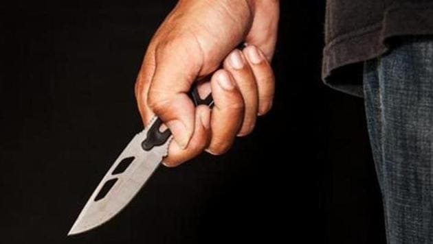 The men were armed with knives and thrashed Shailendra badly. They escaped with the valuables, iPhone and ₹3,000 cash(Representative image/Shutterstock) The men were armed with knives and thrashed Shailendra badly. They escaped with the valuables, iPhone and ₹3,000 cash(Representative image/Shutterstock)