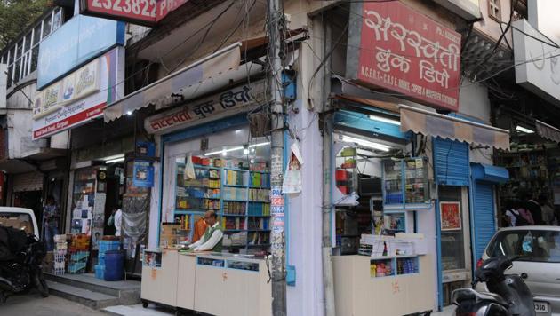 A book store in Sadar Bazar. Parents said NCERT books are always in short supply and the HRD ministry’s decision might lead to chaos. (Parveen Kumar/HT Photo) A book store in Sadar Bazar. Parents said NCERT books are always in short supply and the HRD ministry’s decision might lead to chaos. (Parveen Kumar/HT Photo)